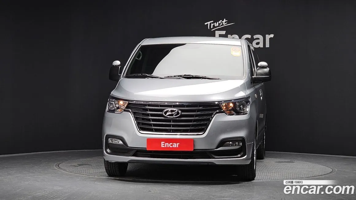 Hyundai Starex — фото 3