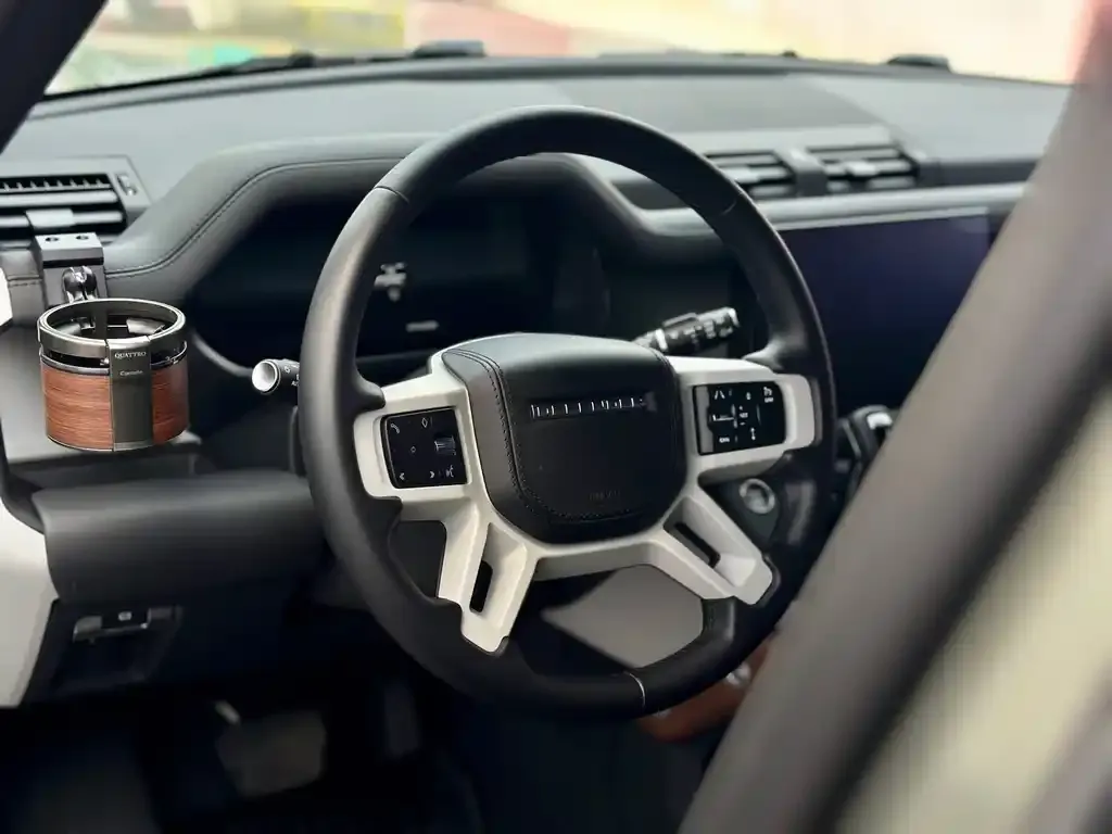 Land Rover Defender — фото 10