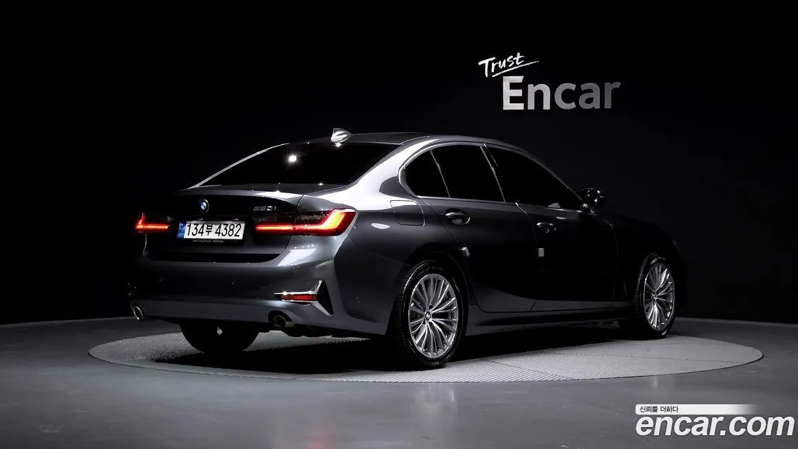 BMW 3-Series 2022 из KR, фото 2