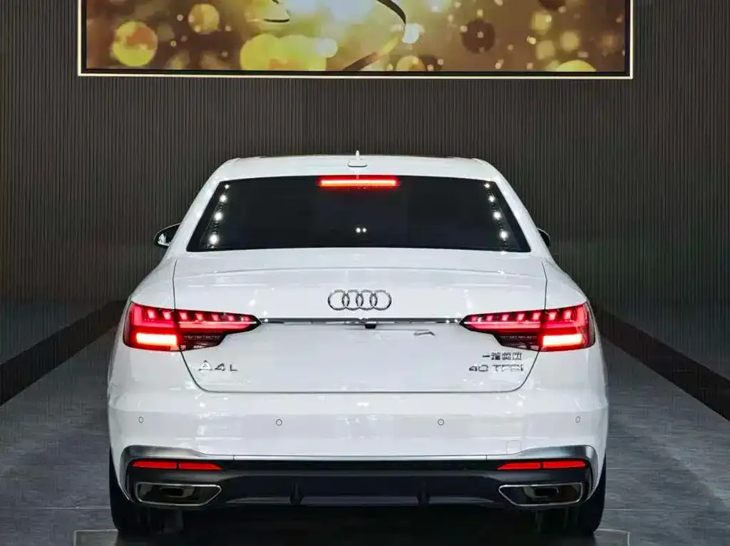 Audi A4L 2021 из CN, фото 3