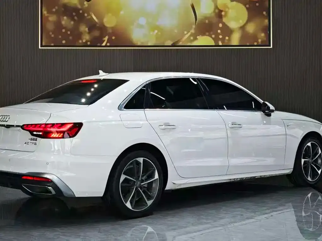 Audi A4L 2021 из CN, фото 4