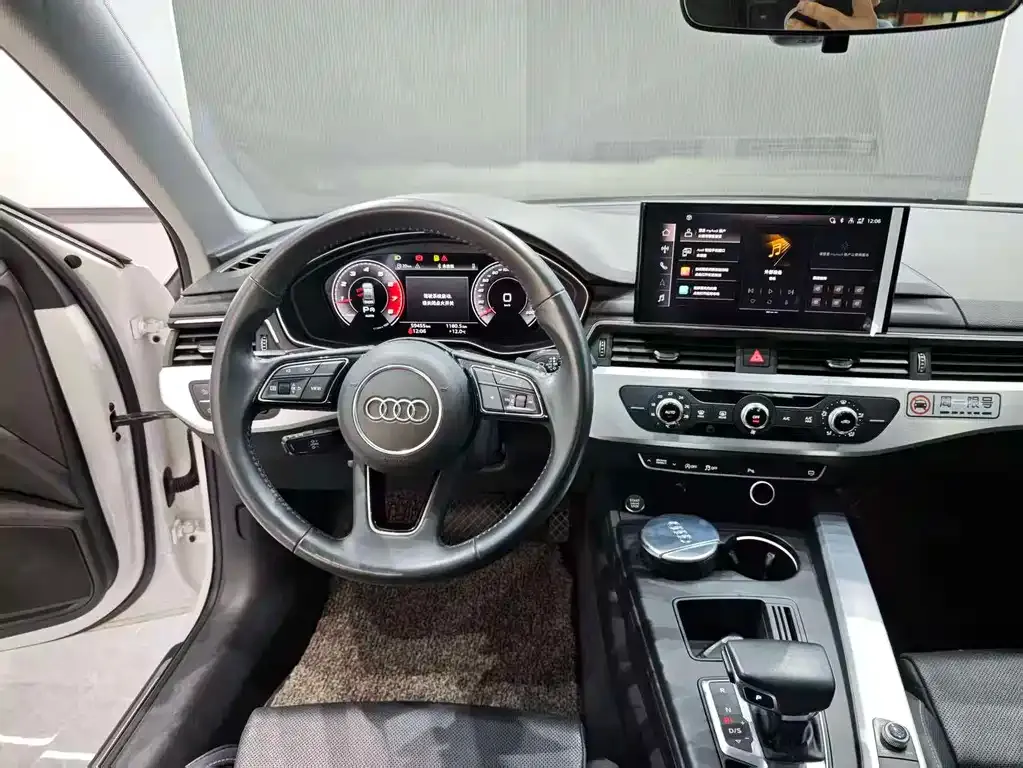 Audi A4L 2021 из CN, фото 9