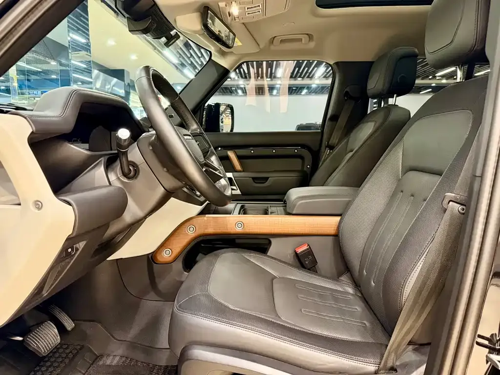 Land Rover Defender — фото 10