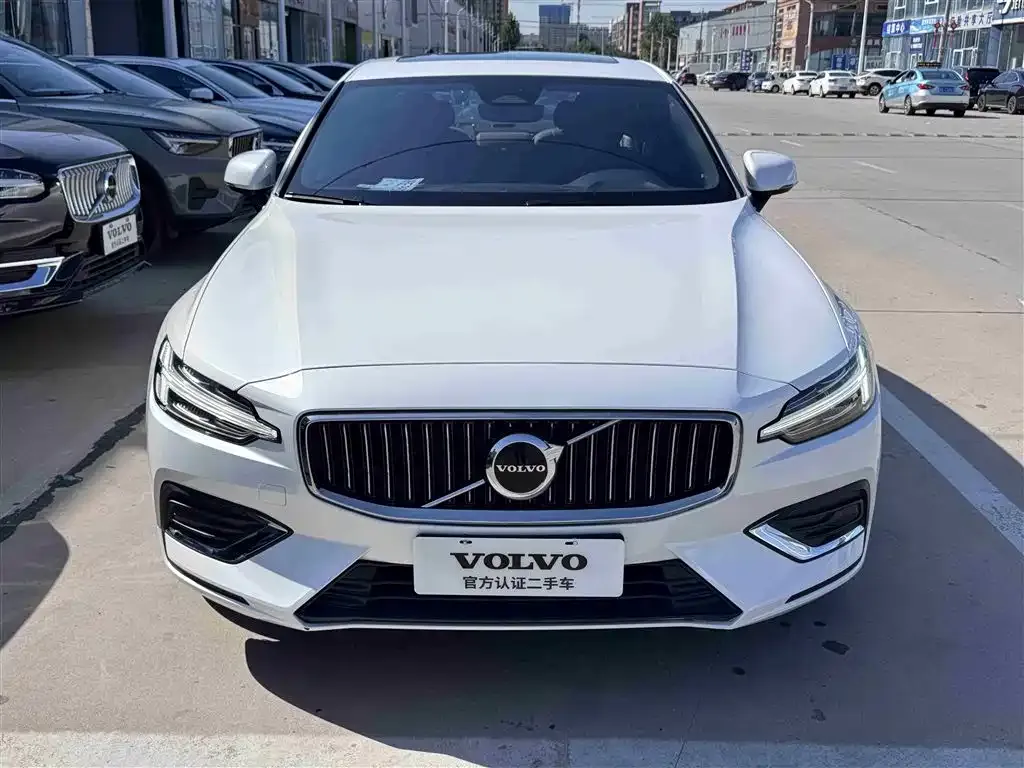 Volvo S60 — фото 2