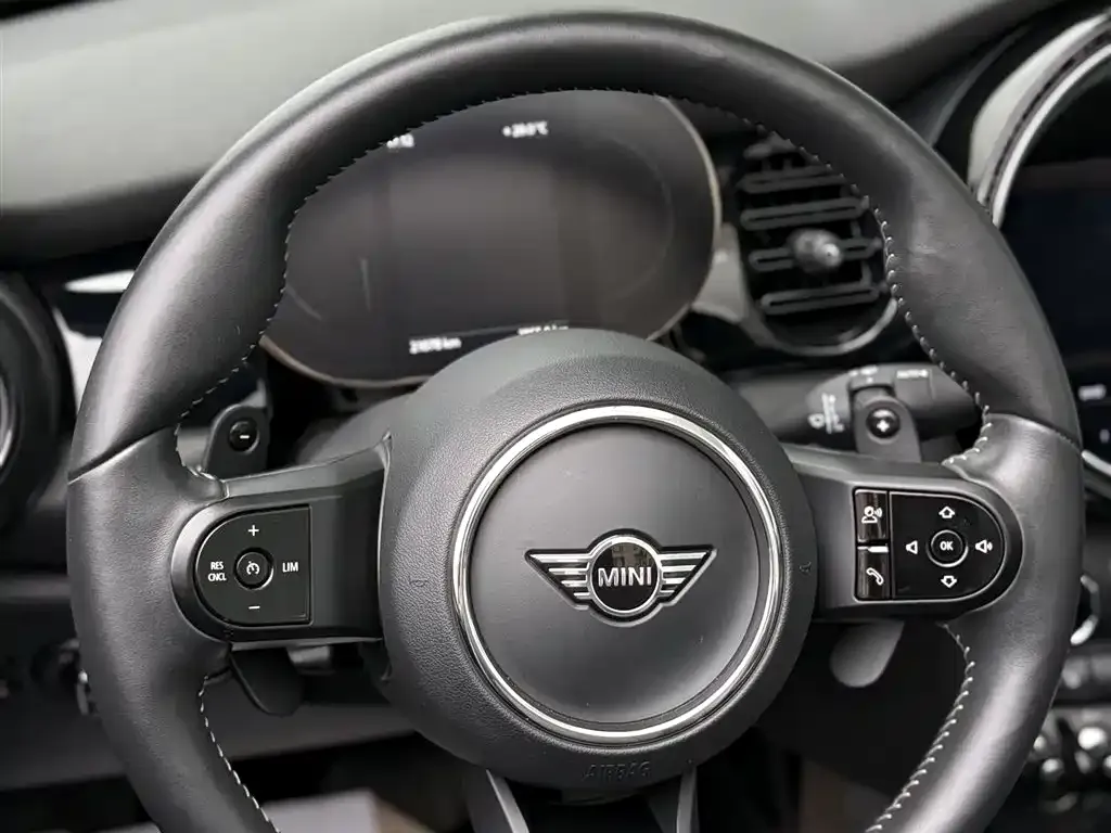 MINI Cooper (3-door) 2024 из CN, фото 10