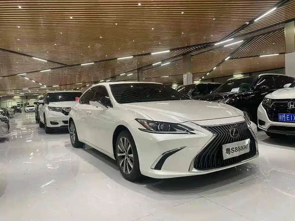 Lexus ES 2021 из CN, фото 2