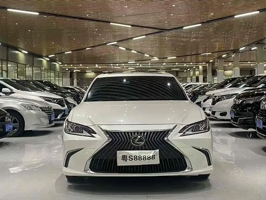 Lexus ES 2021 из CN, фото 3