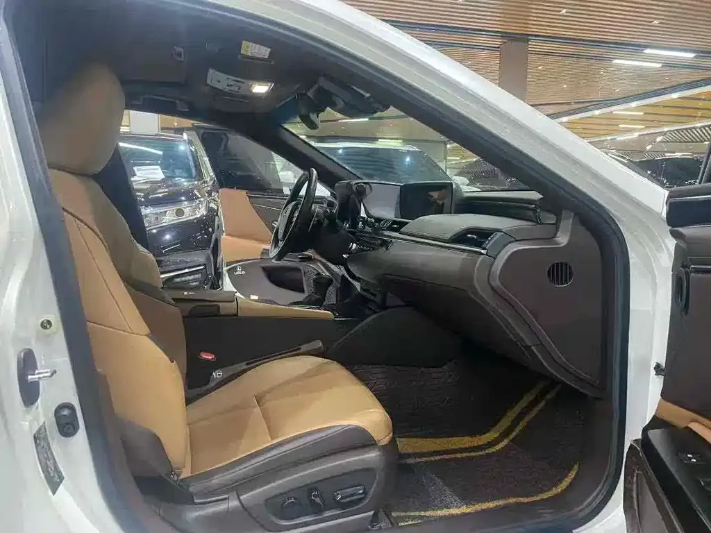Lexus ES 2021 из CN, фото 6