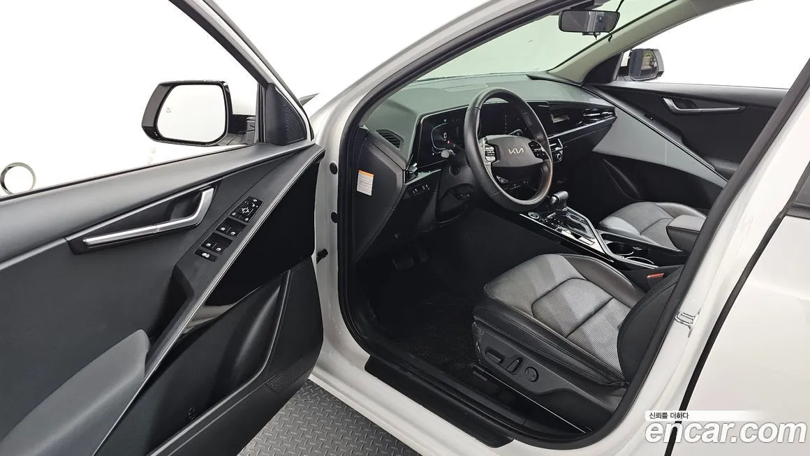 Kia Niro — фото 10