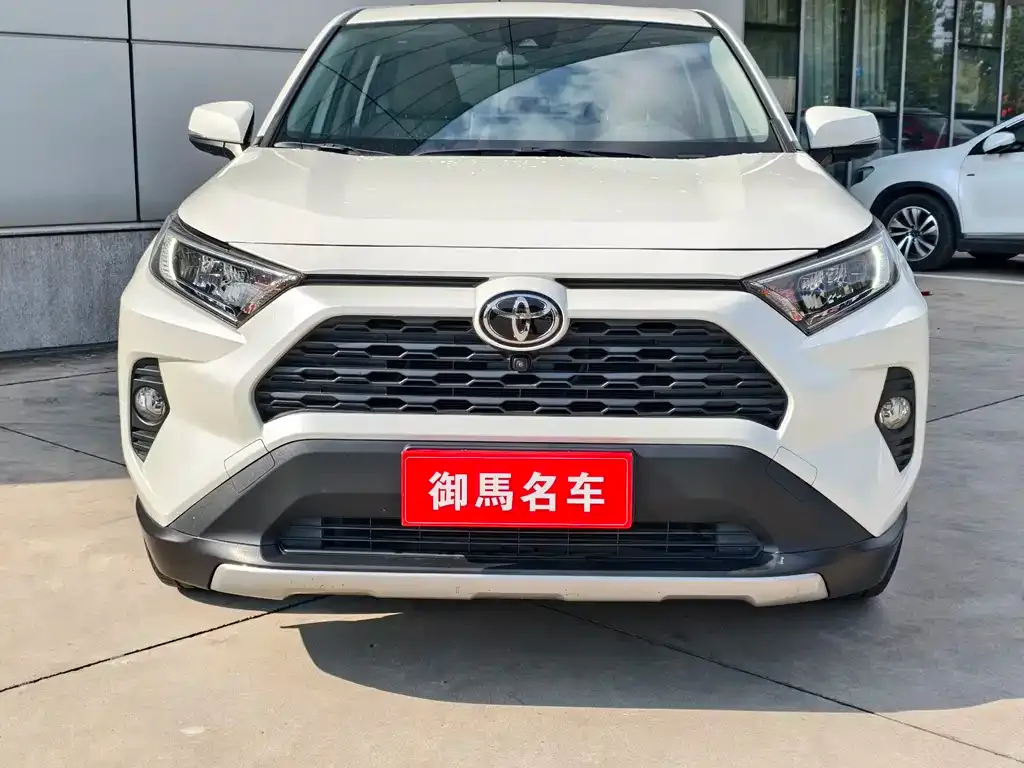 Toyota RAV4 — фото 2