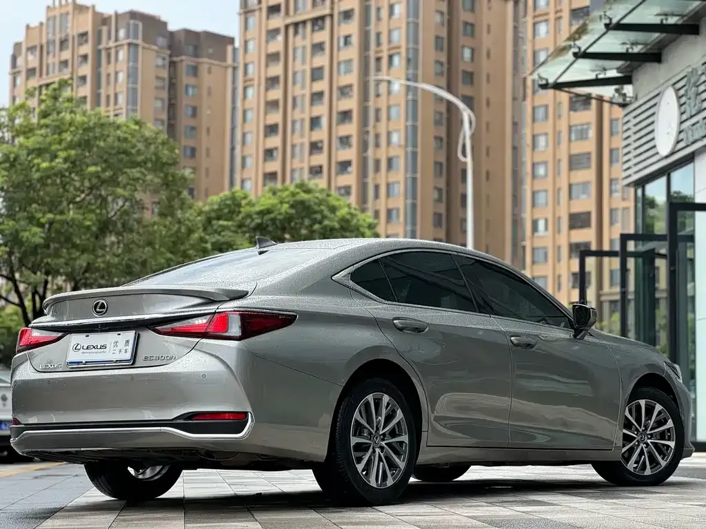 Lexus ES — фото 6