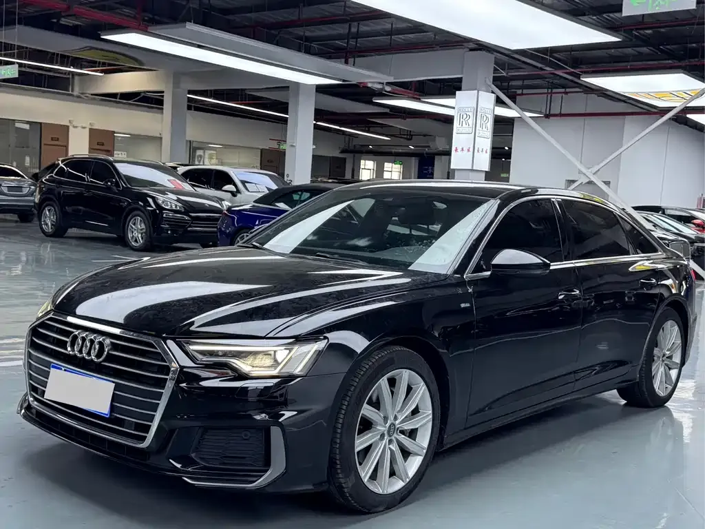 Audi A6L — фото 1