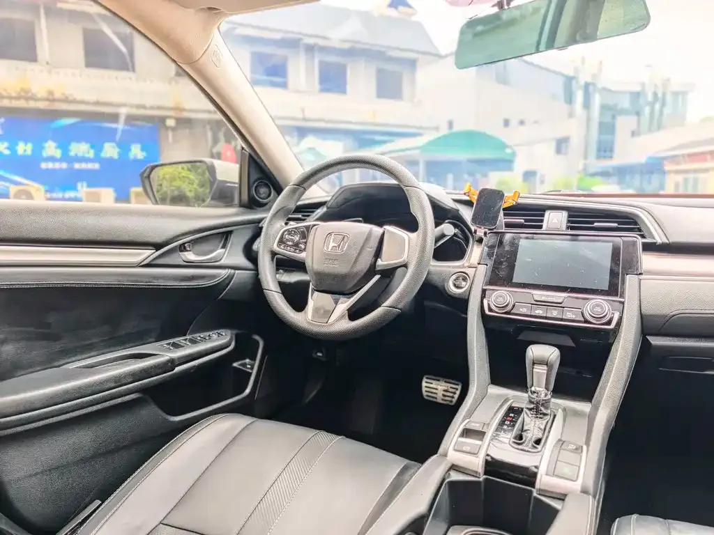 Honda Civic — фото 10