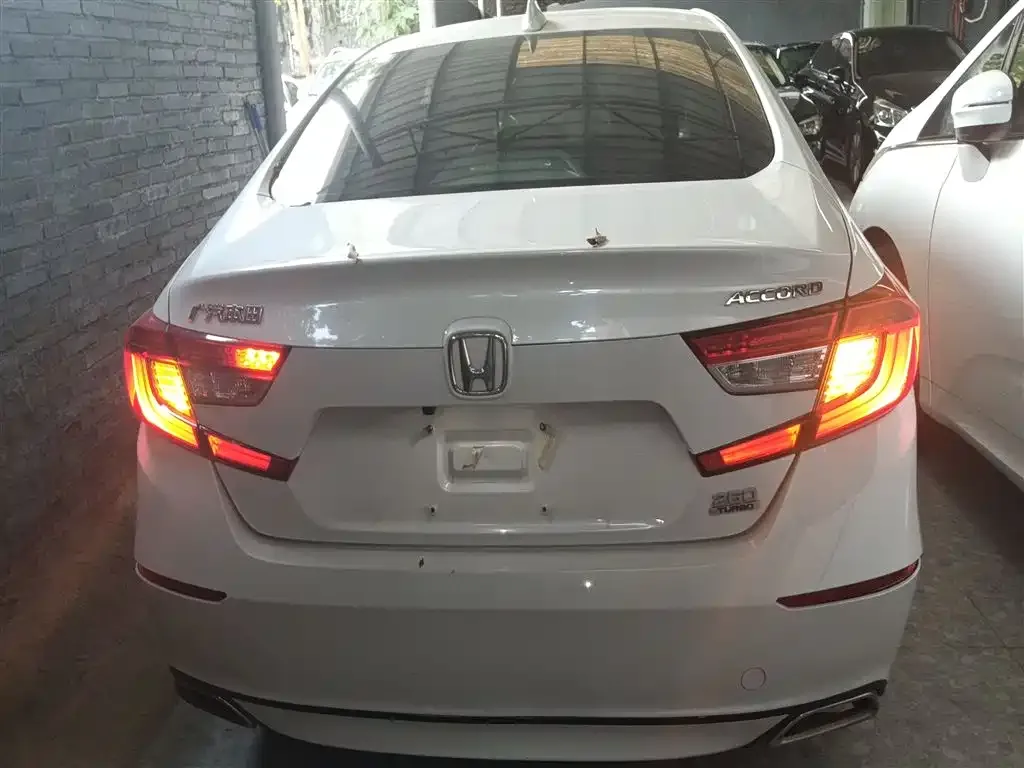 Honda Accord — фото 6