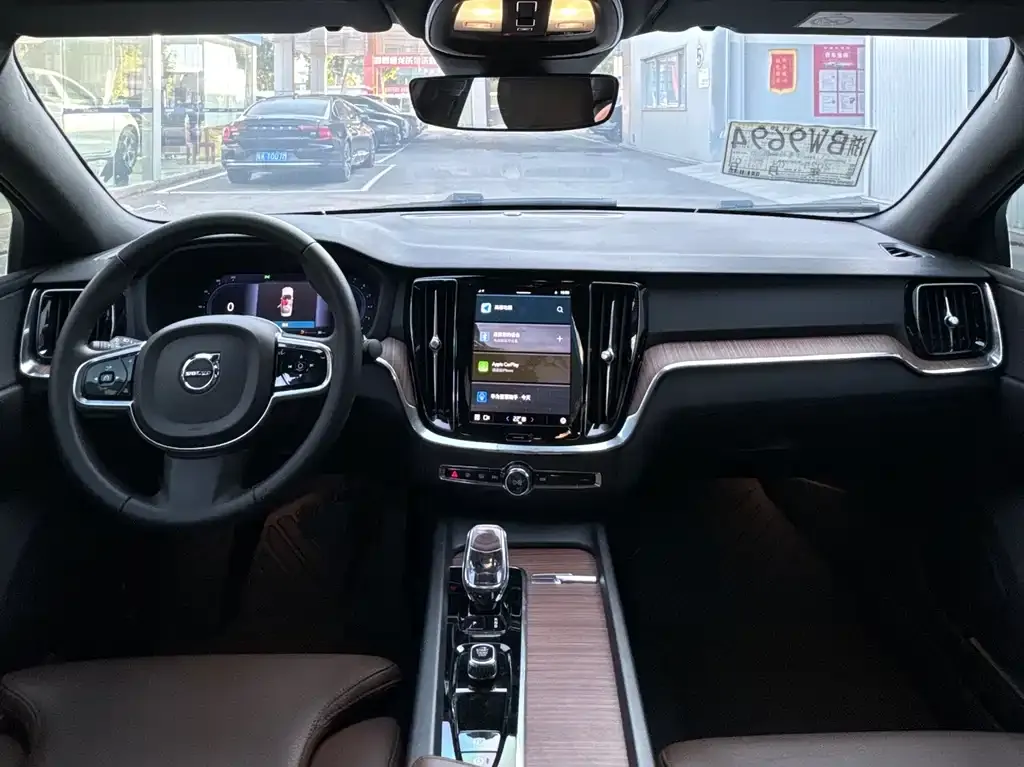 Volvo S60 — фото 10