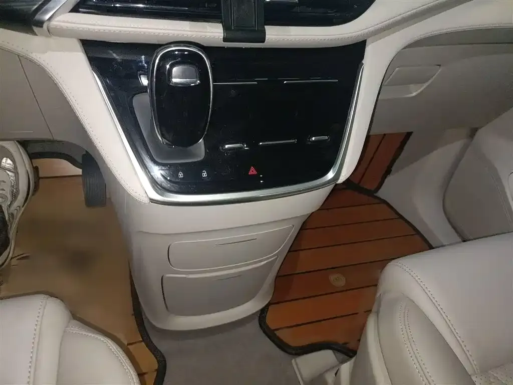 Buick GL8 2022 из CN, фото 9