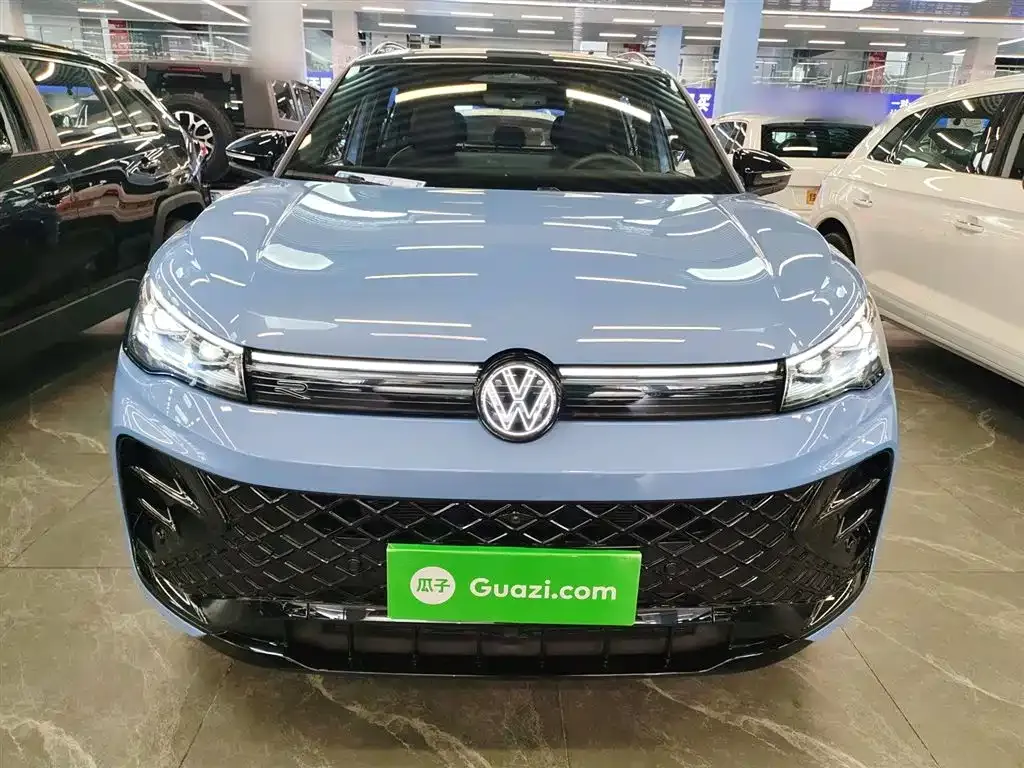 Volkswagen Tiguan L — фото 3