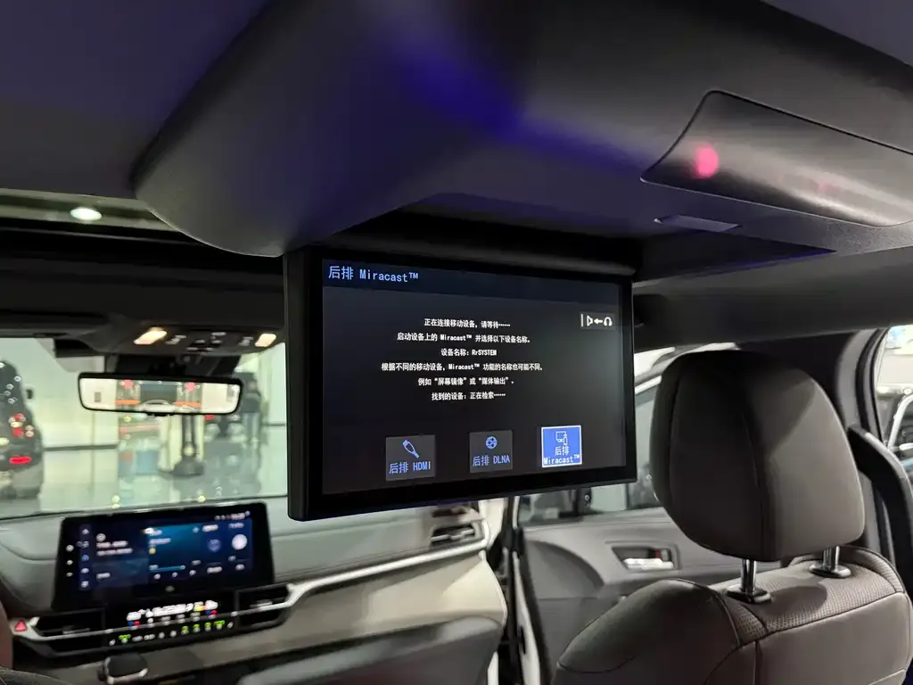 Toyota Granvia 2023 из CN, фото 7