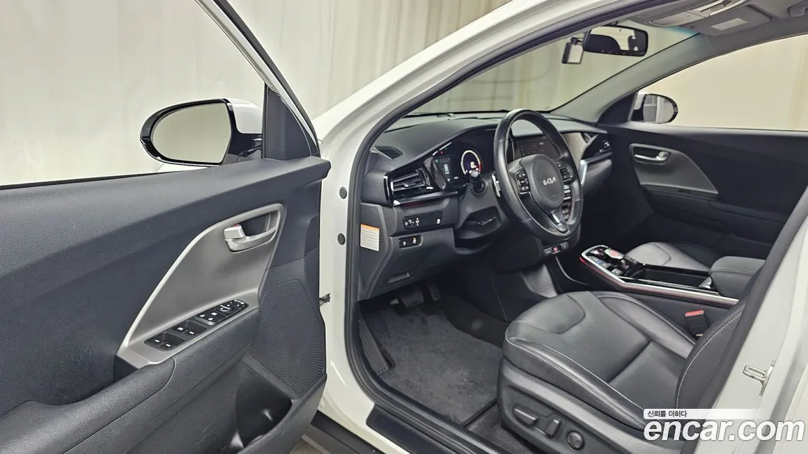 Kia Niro — фото 10