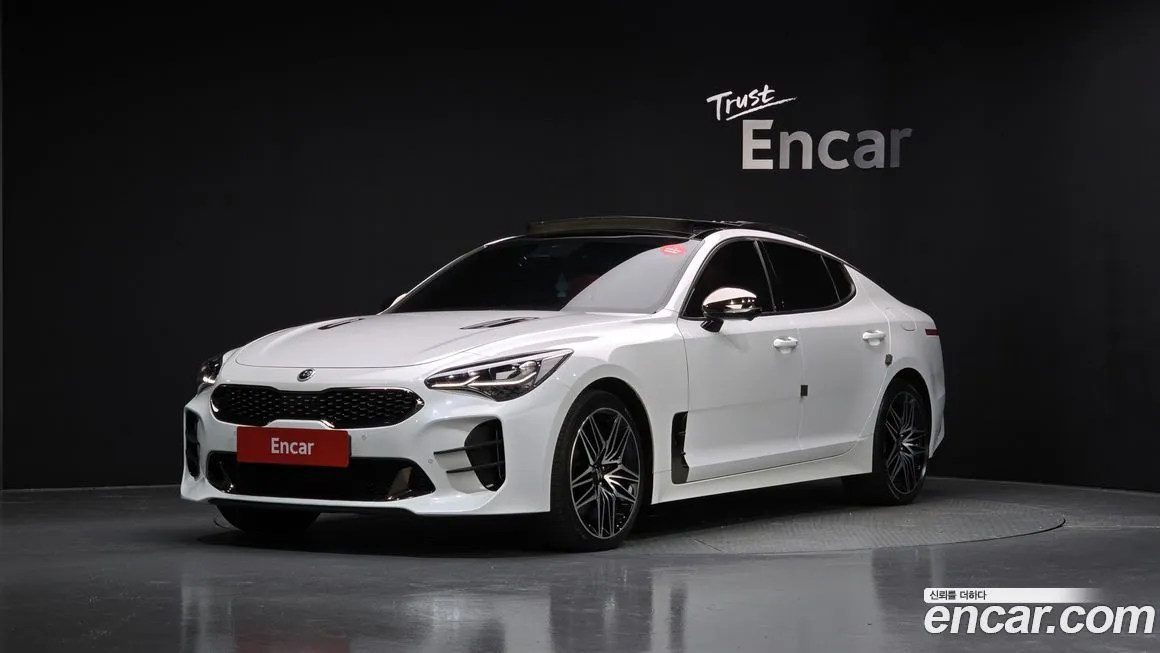 Kia Stinger — фото 1