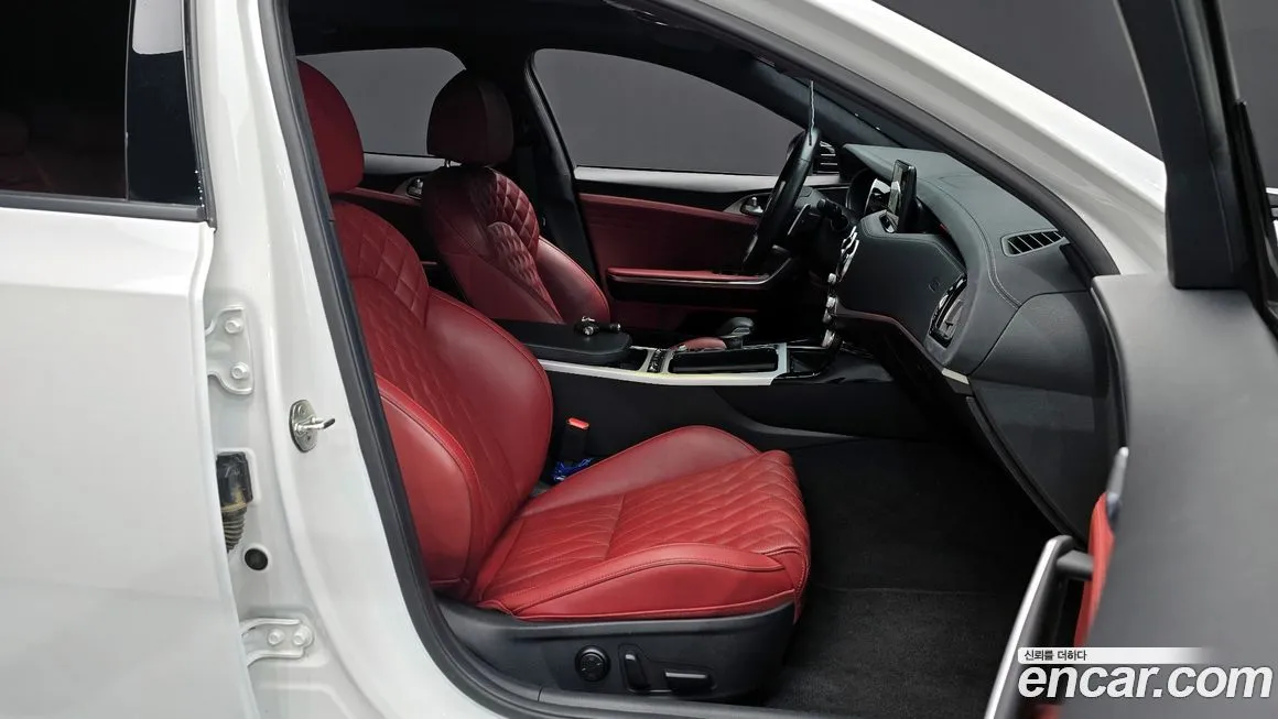 Kia Stinger — фото 10