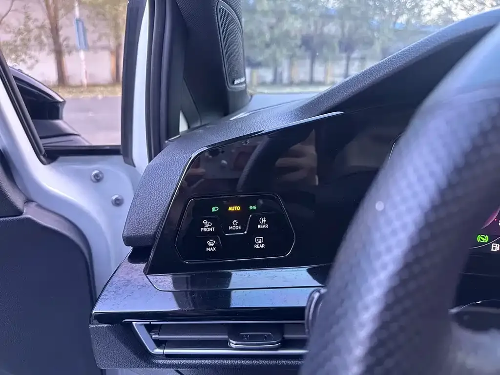 Volkswagen Golf 2022 из CN, фото 8
