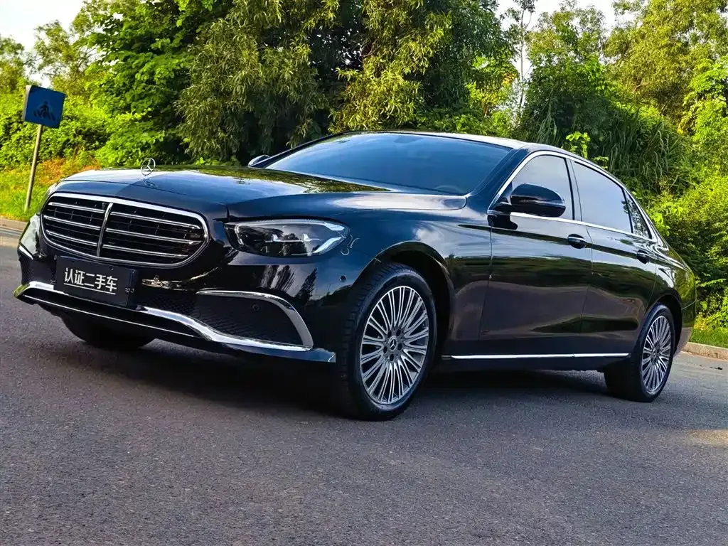 Mercedes-Benz E-Class — фото 1