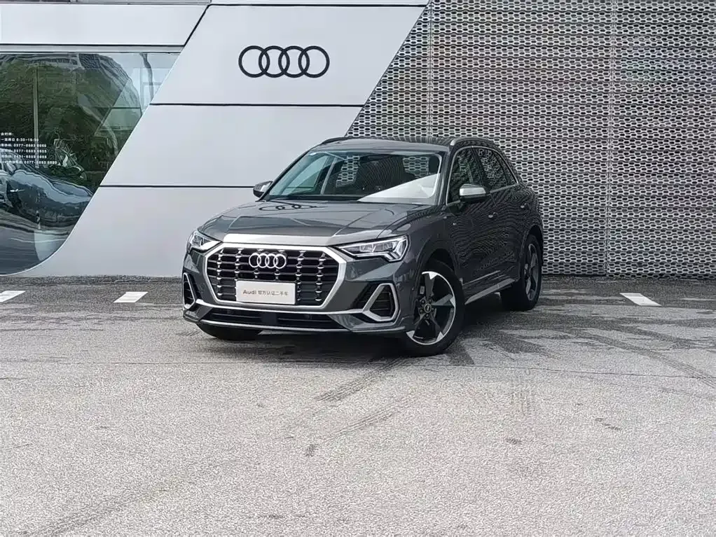Audi Q3 — фото 1