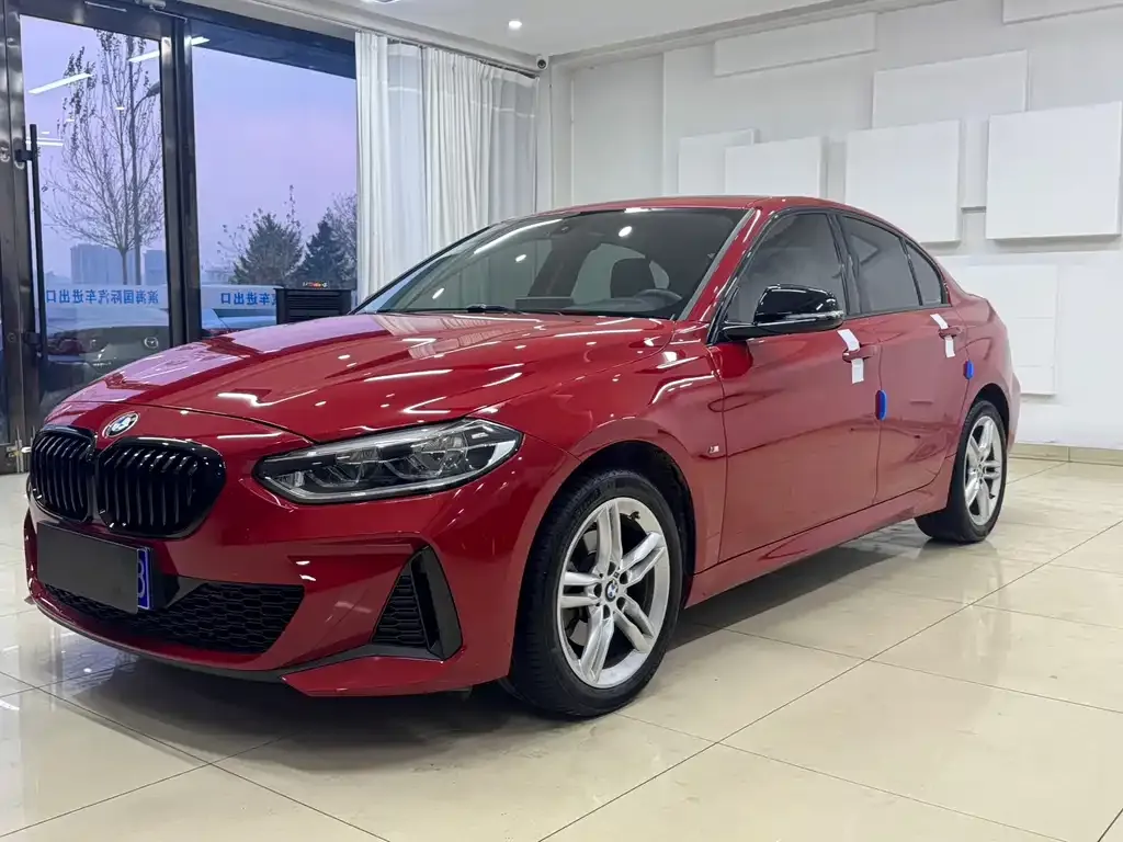 BMW 1 Series 2021 из CN, фото 1