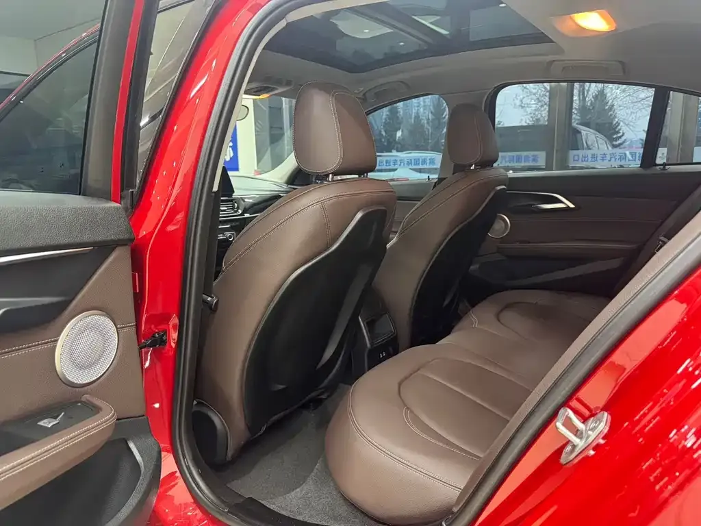 BMW 1 Series 2021 из CN, фото 8