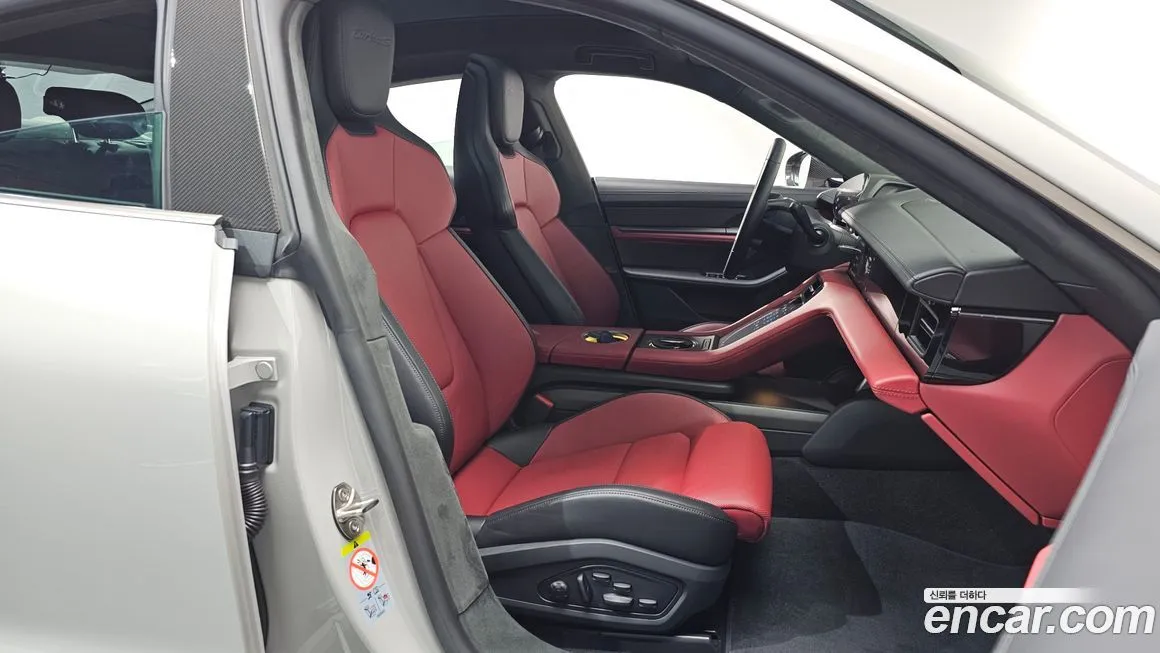 Porsche Taycan 2025 из KR, фото 10