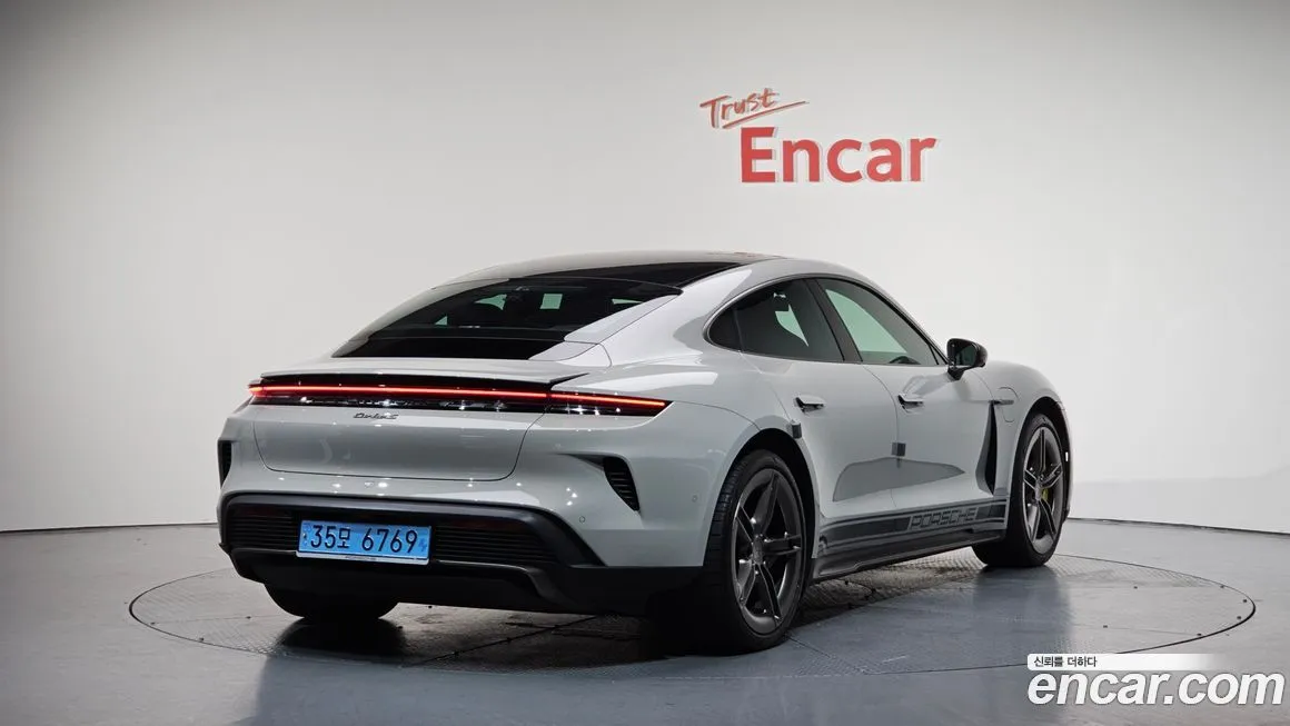Porsche Taycan 2025 из KR, фото 2