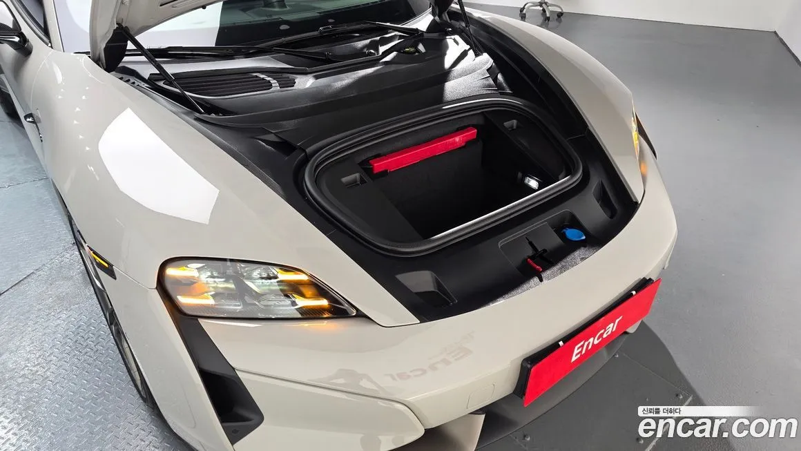 Porsche Taycan 2025 из KR, фото 6