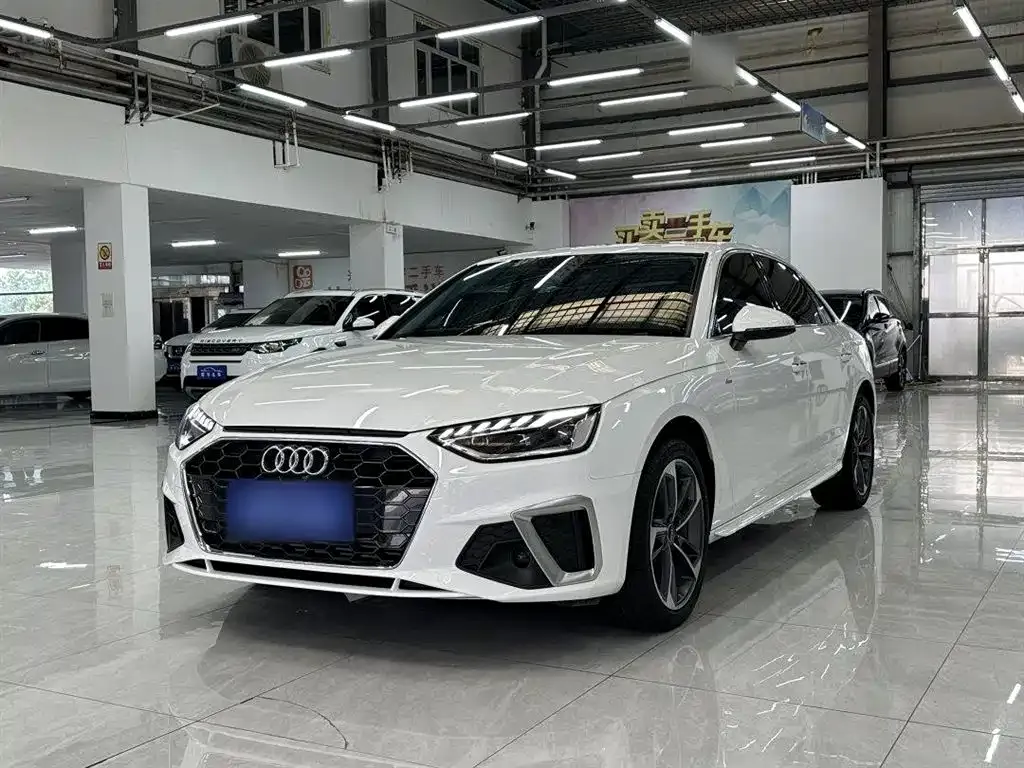 Audi A4L 2023 из CN, фото 2