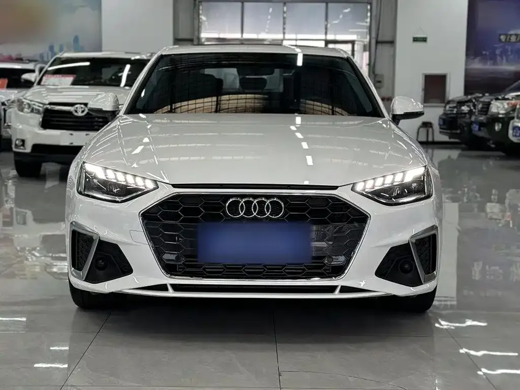 Audi A4L 2023 из CN, фото 4