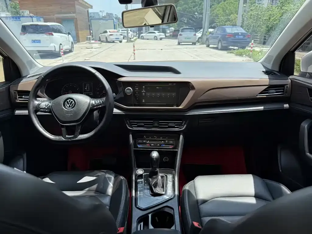 Volkswagen Tharu 2021 из CN, фото 8