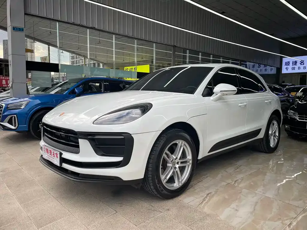 Porsche Macan — фото 1
