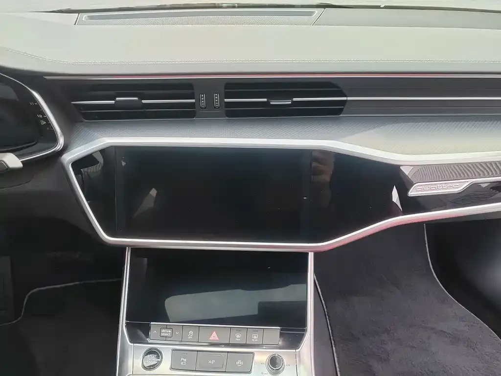 Audi A7L 2025 из CN, фото 8