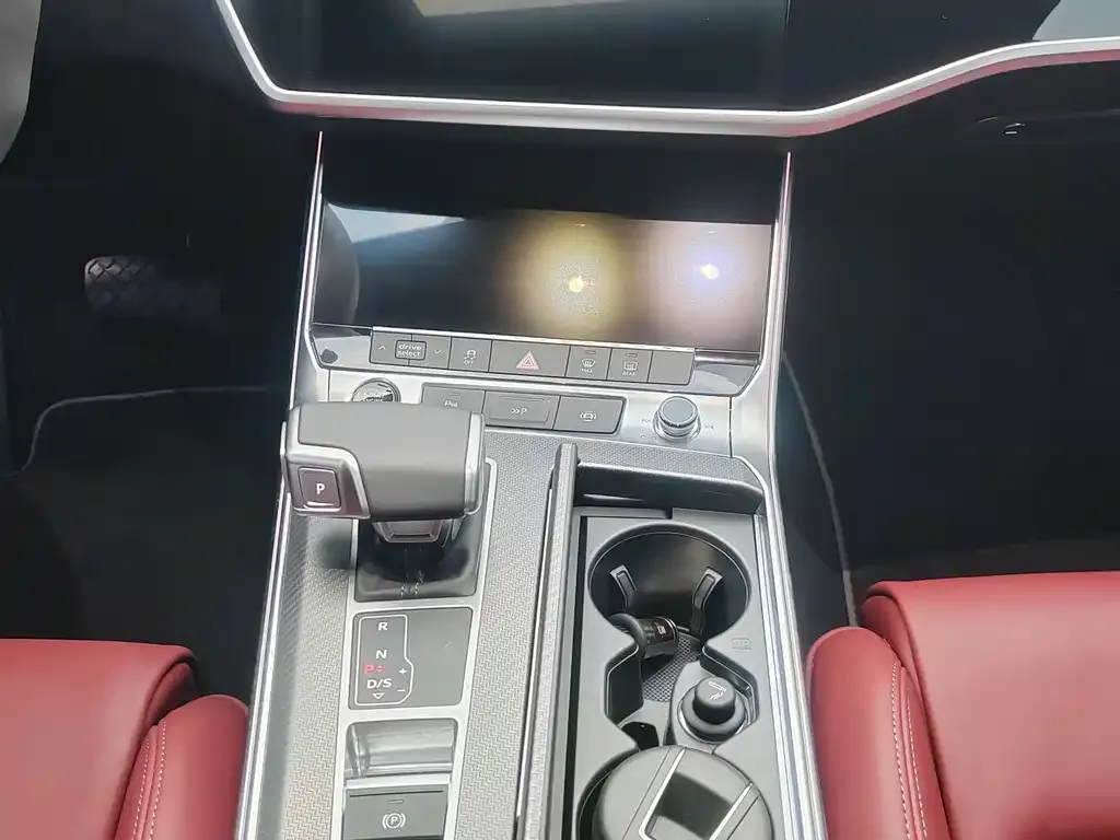 Audi A7L 2025 из CN, фото 9