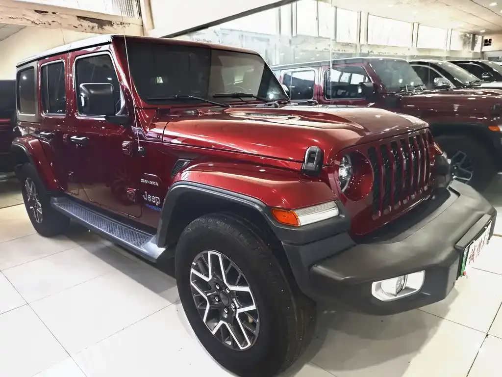 Jeep Wrangler PHEV — фото 3