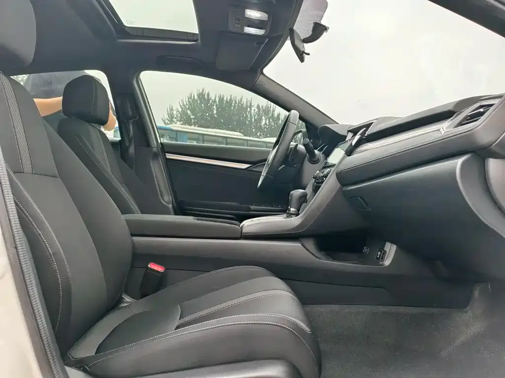 Honda Civic — фото 8