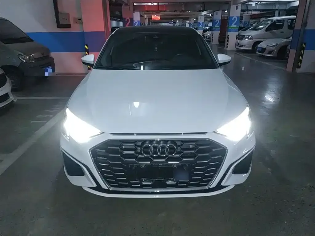 Audi A3 2023 из CN, фото 3