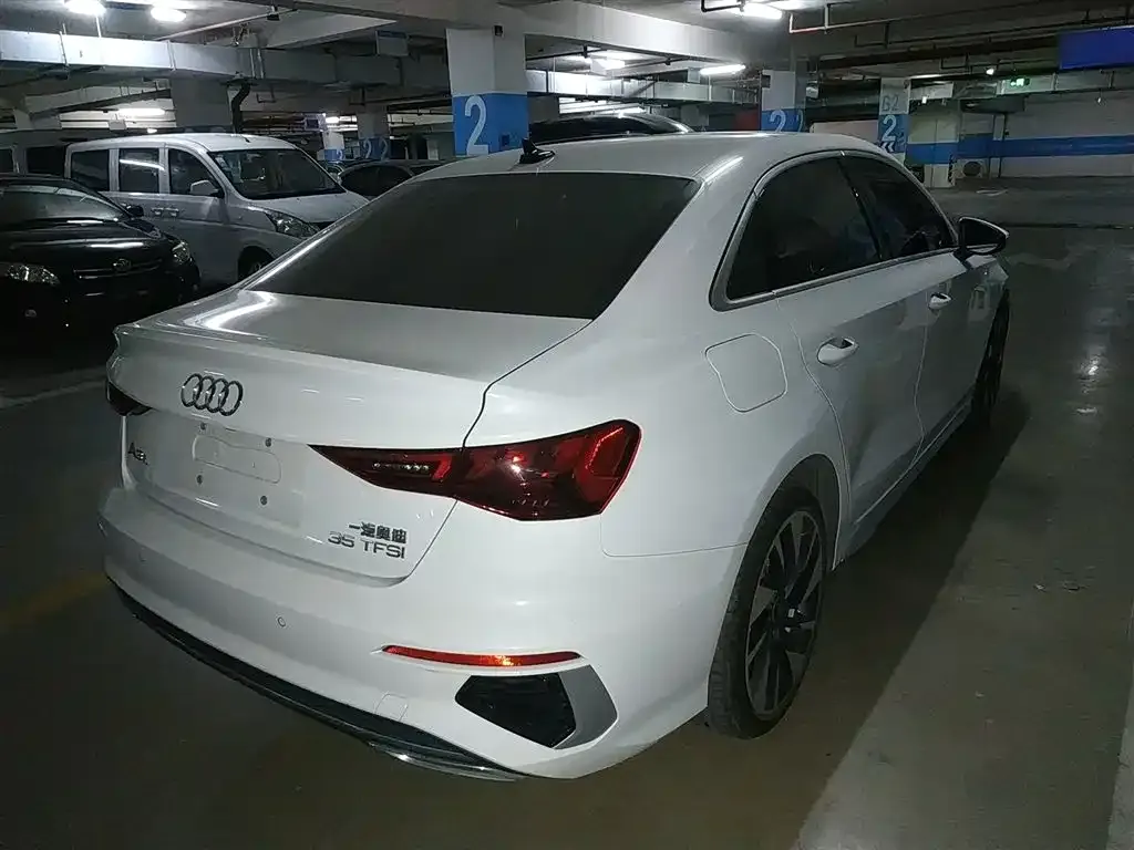 Audi A3 2023 из CN, фото 7