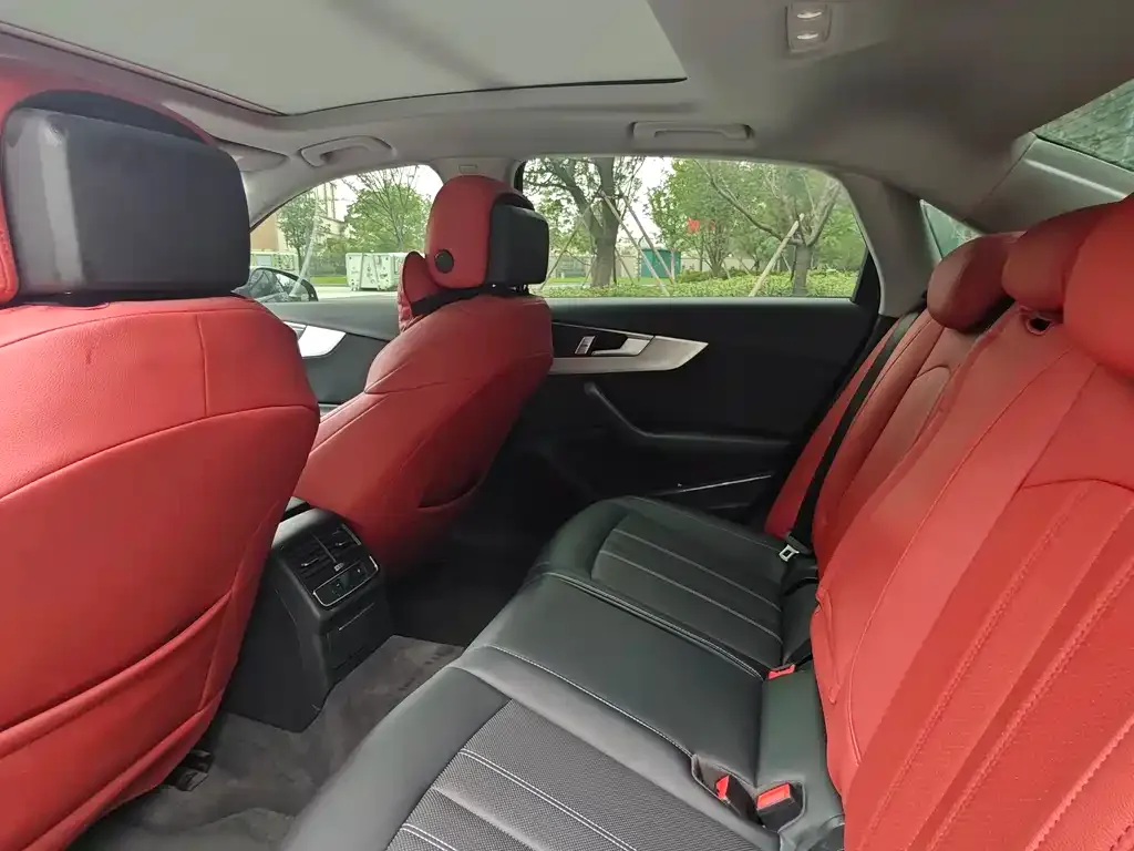 Audi A4L 2024 из CN, фото 10