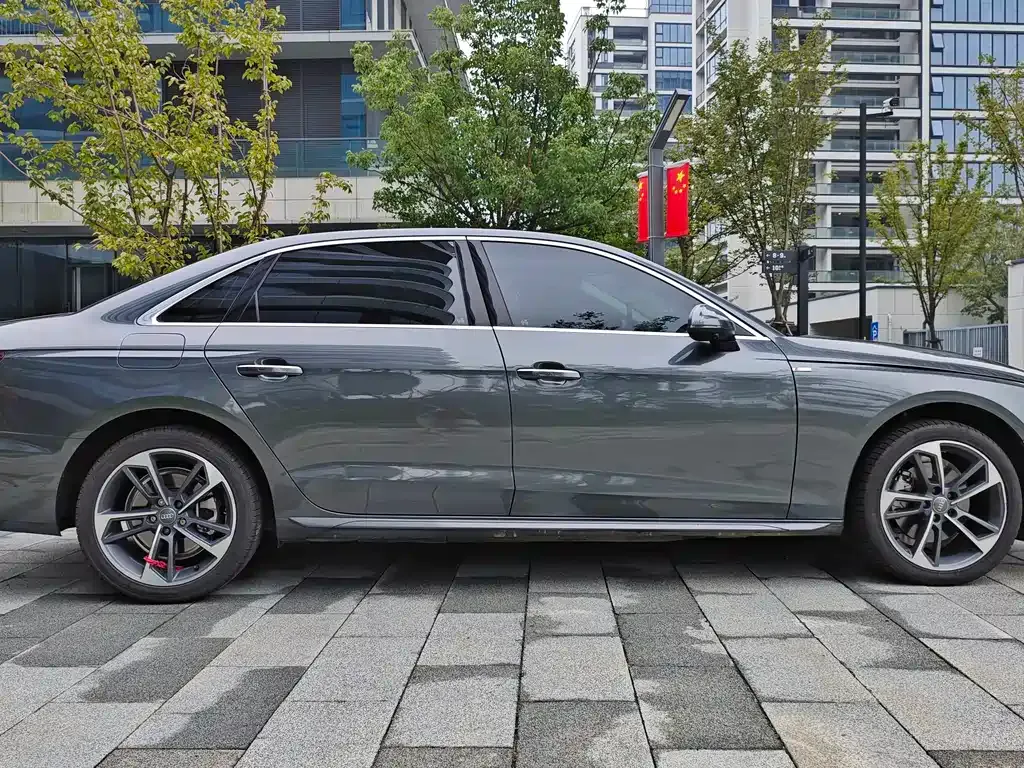 Audi A4L 2024 из CN, фото 5