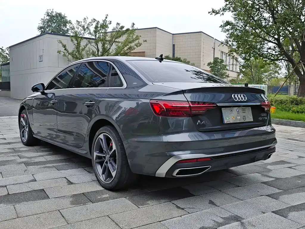 Audi A4L 2024 из CN, фото 6