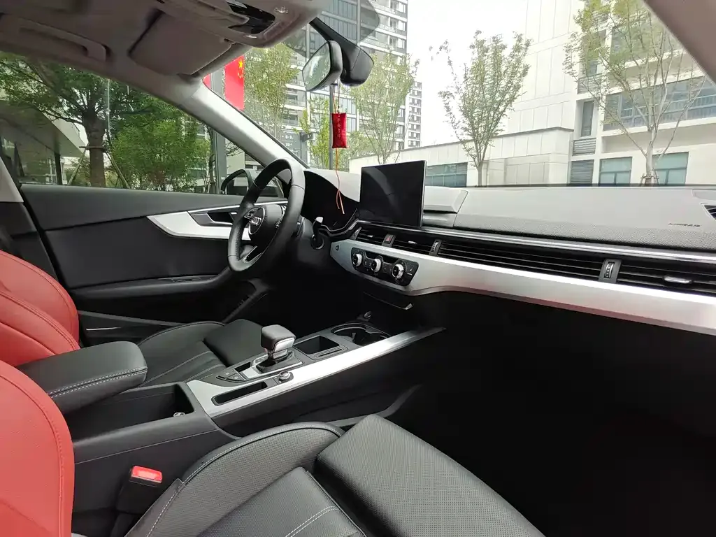 Audi A4L 2024 из CN, фото 9