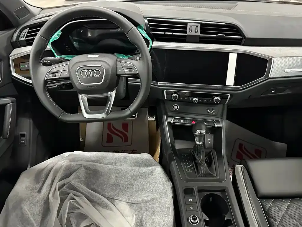 Audi Q3 — фото 7