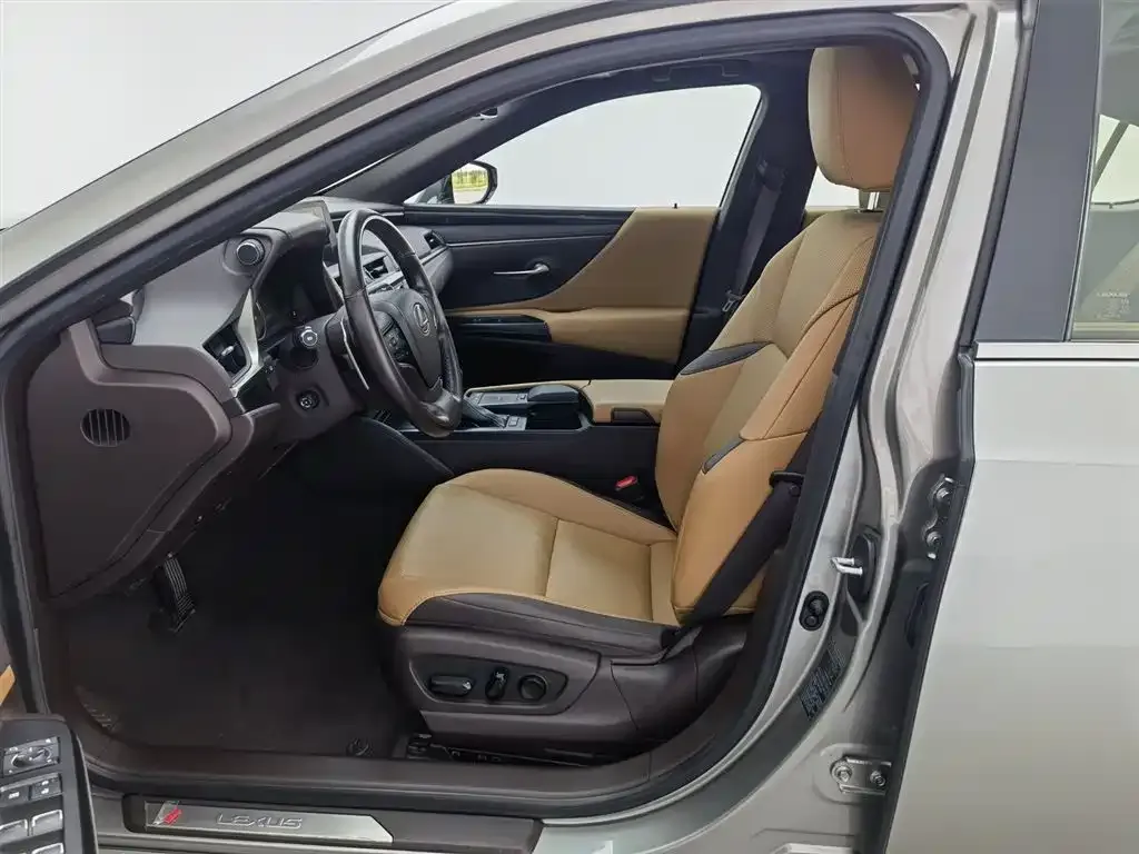 Lexus ES 2021 из CN, фото 10