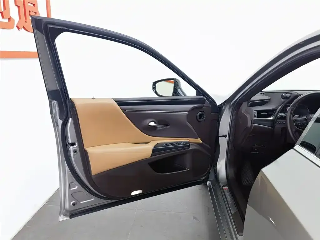 Lexus ES 2021 из CN, фото 8